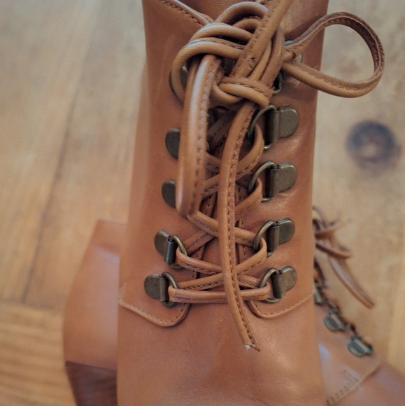 Sezane Heeled Leather Boots - Picture 6 of 10